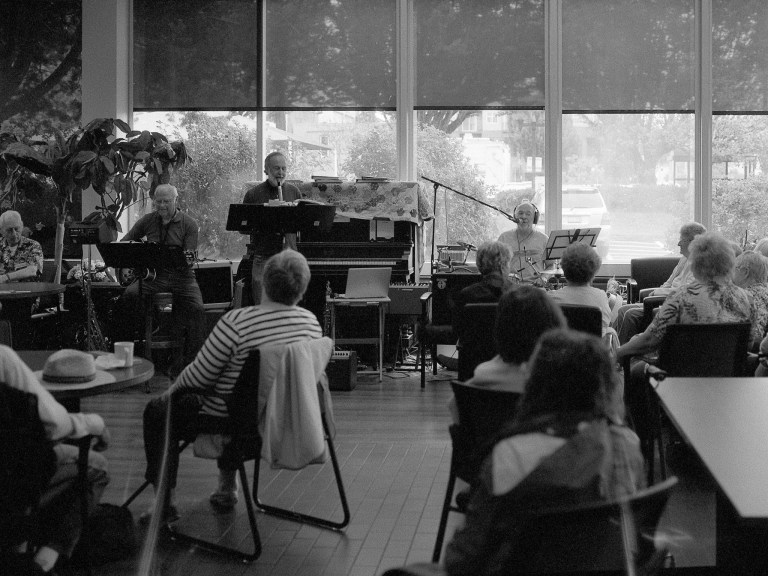 61118 Ilford 3200 1600 645N Olympia 783-Edit