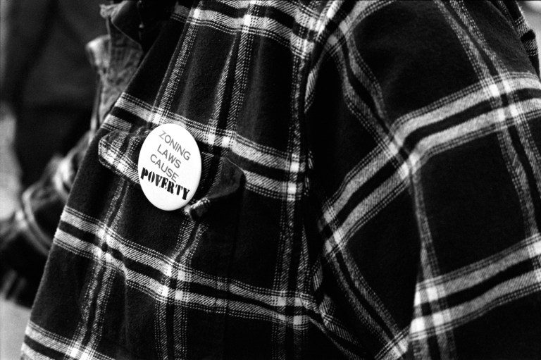 21219 F100 58f28g HP5 Oly 302-Edit